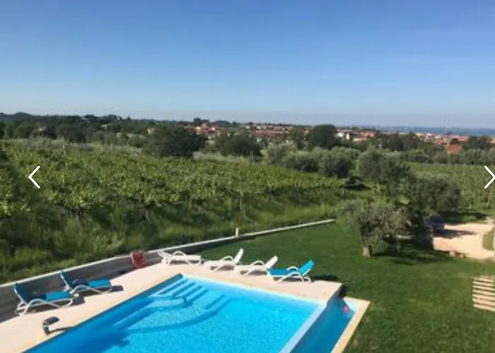 Residence Tasso Canossa - appartamento con piscina